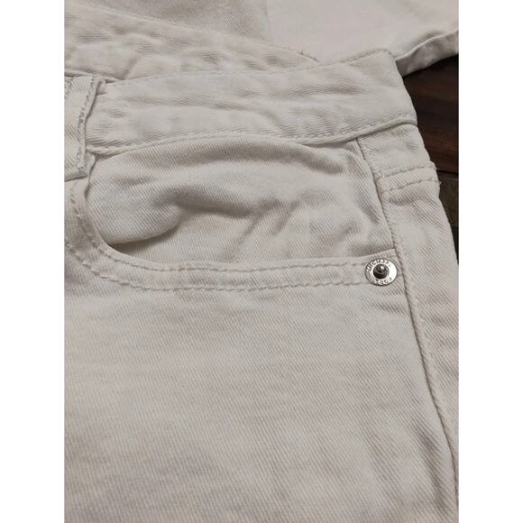 Michael Kors Women Size 10 Mid Rise Flared Leg White Denim Jeans Silver Accents - Picture 12 of 16